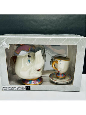 Disney Park Mrs. Potts Tea Pot With Chip Tea Cup and Saucer Figurine NIB HTF
